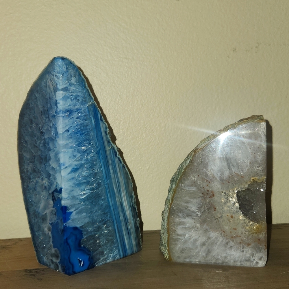 Large Crystal Geodes